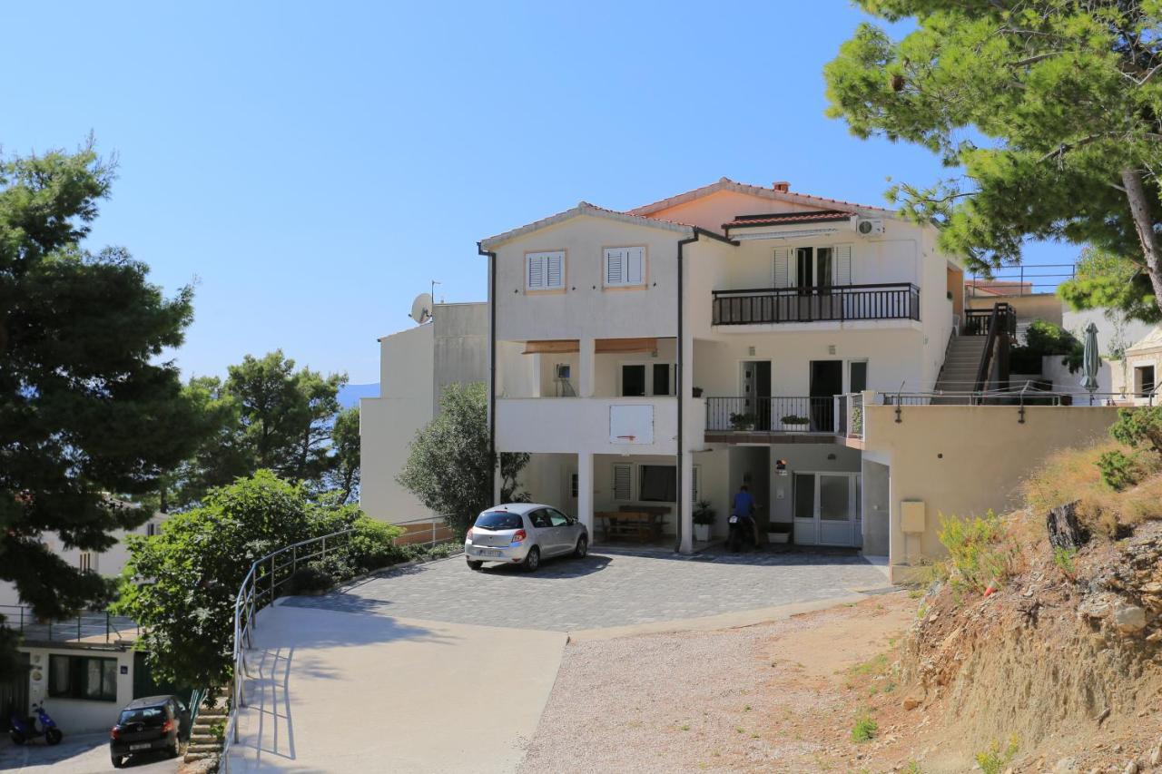 Apartments By The Sea Brela, Makarska - 6688 외부 사진