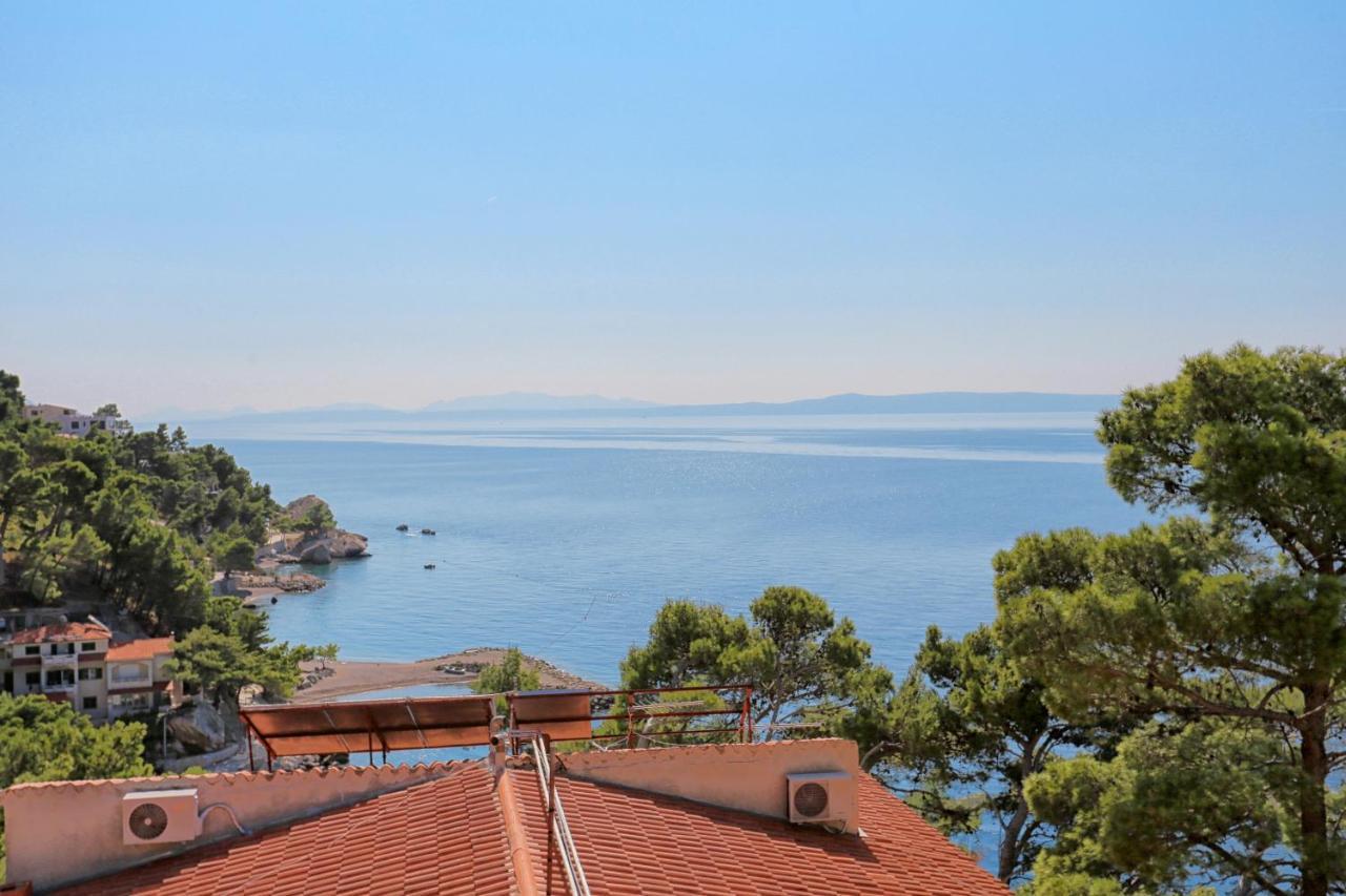 Apartments By The Sea Brela, Makarska - 6688 외부 사진