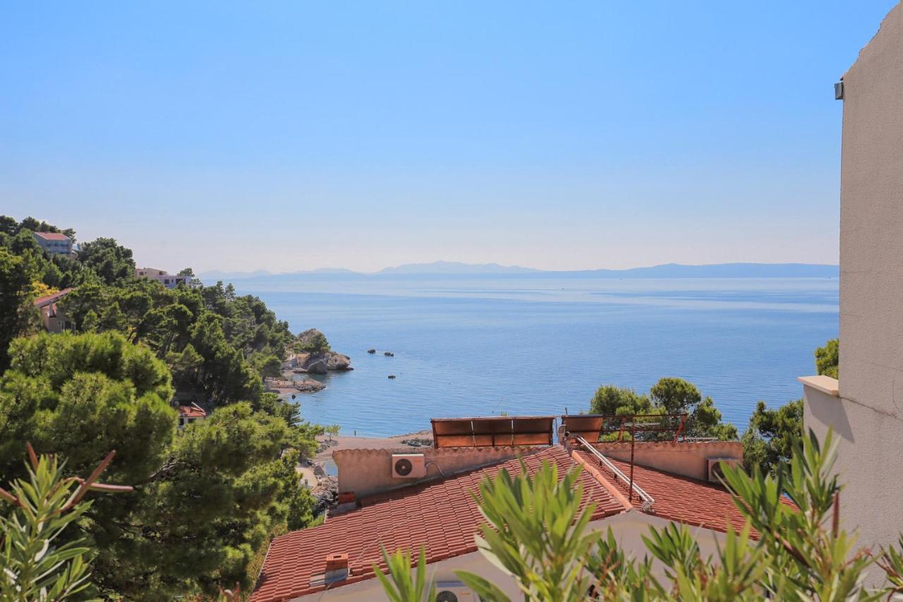 Apartments By The Sea Brela, Makarska - 6688 외부 사진