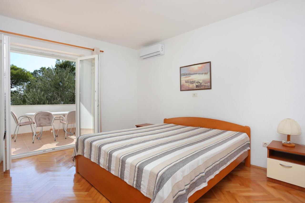 Apartments By The Sea Brela, Makarska - 6688 외부 사진