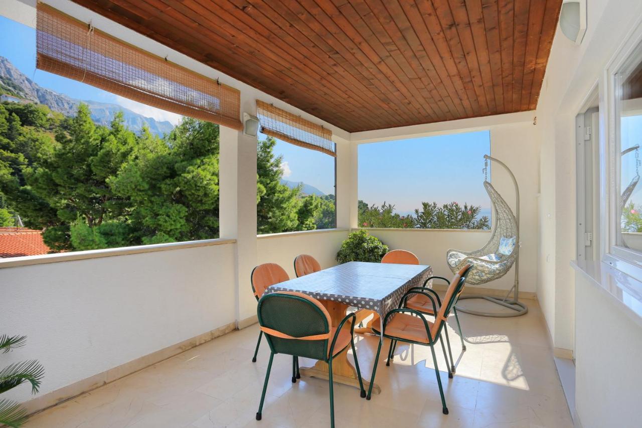 Apartments By The Sea Brela, Makarska - 6688 외부 사진