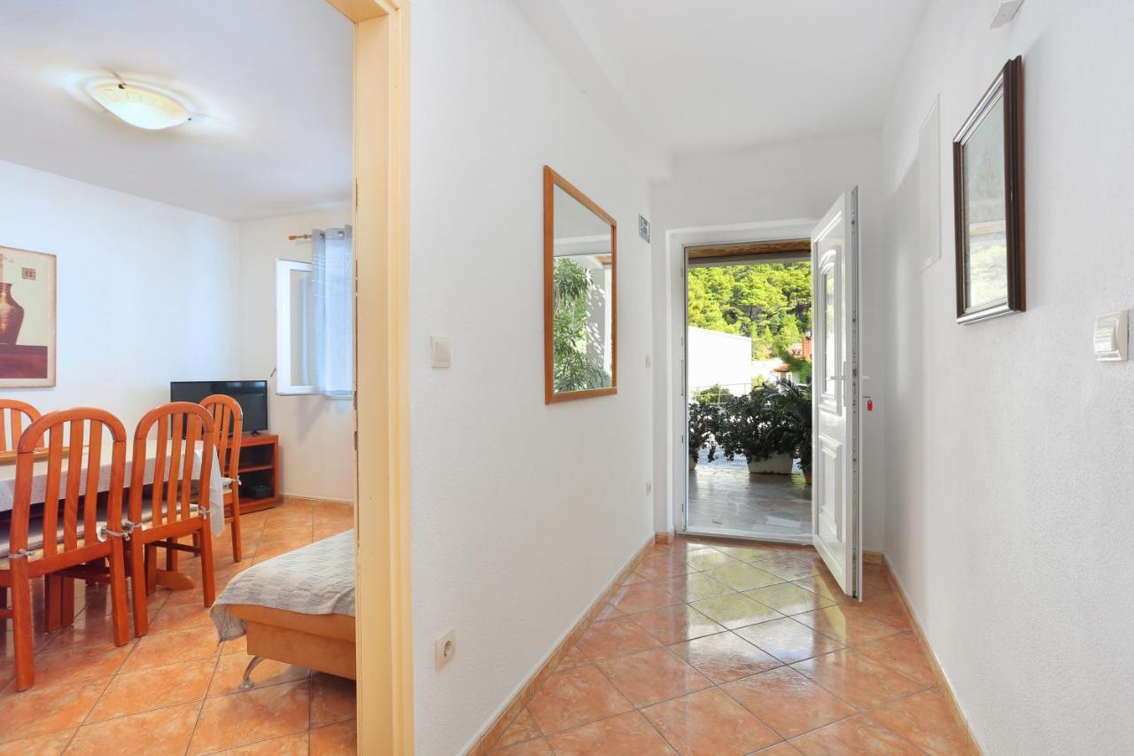 Apartments By The Sea Brela, Makarska - 6688 외부 사진