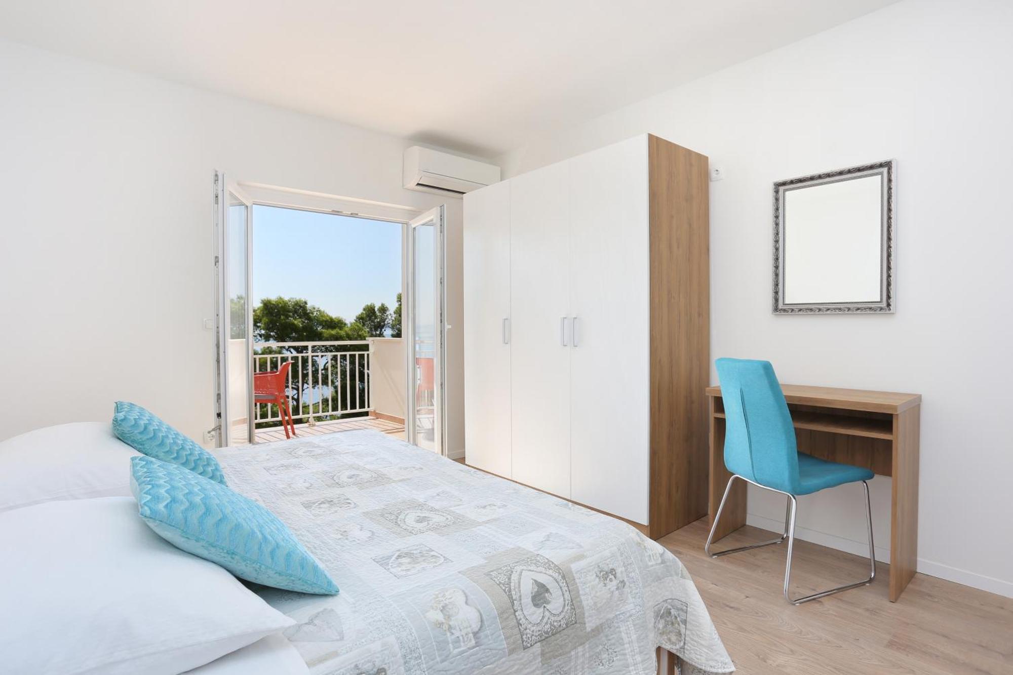 Apartments By The Sea Brela, Makarska - 6688 객실 사진